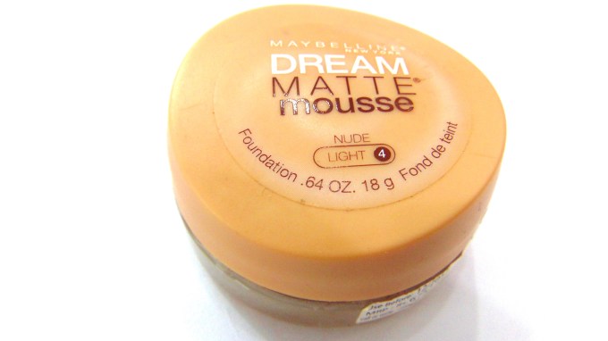 maybelline dream matte mousse foundation review